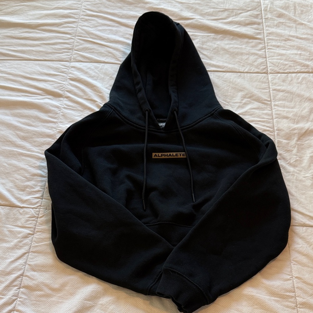 Alphalete Women’s Black Crop Hoodie
